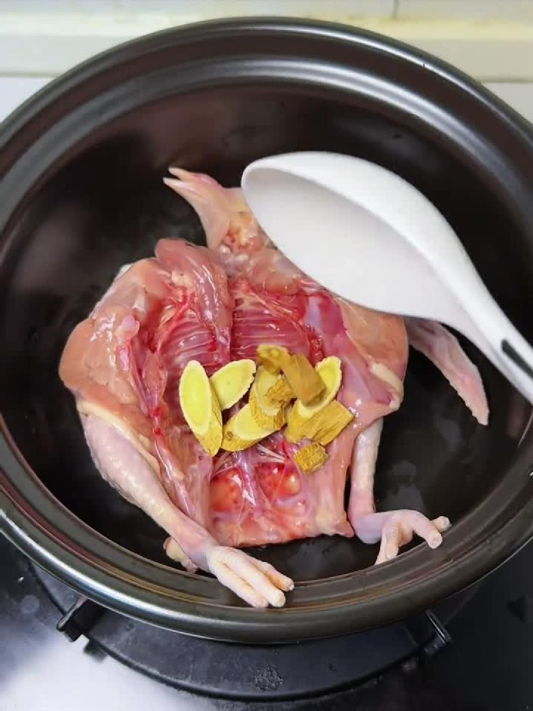 炖好这锅鸽汤，全家气血足、身体暖！