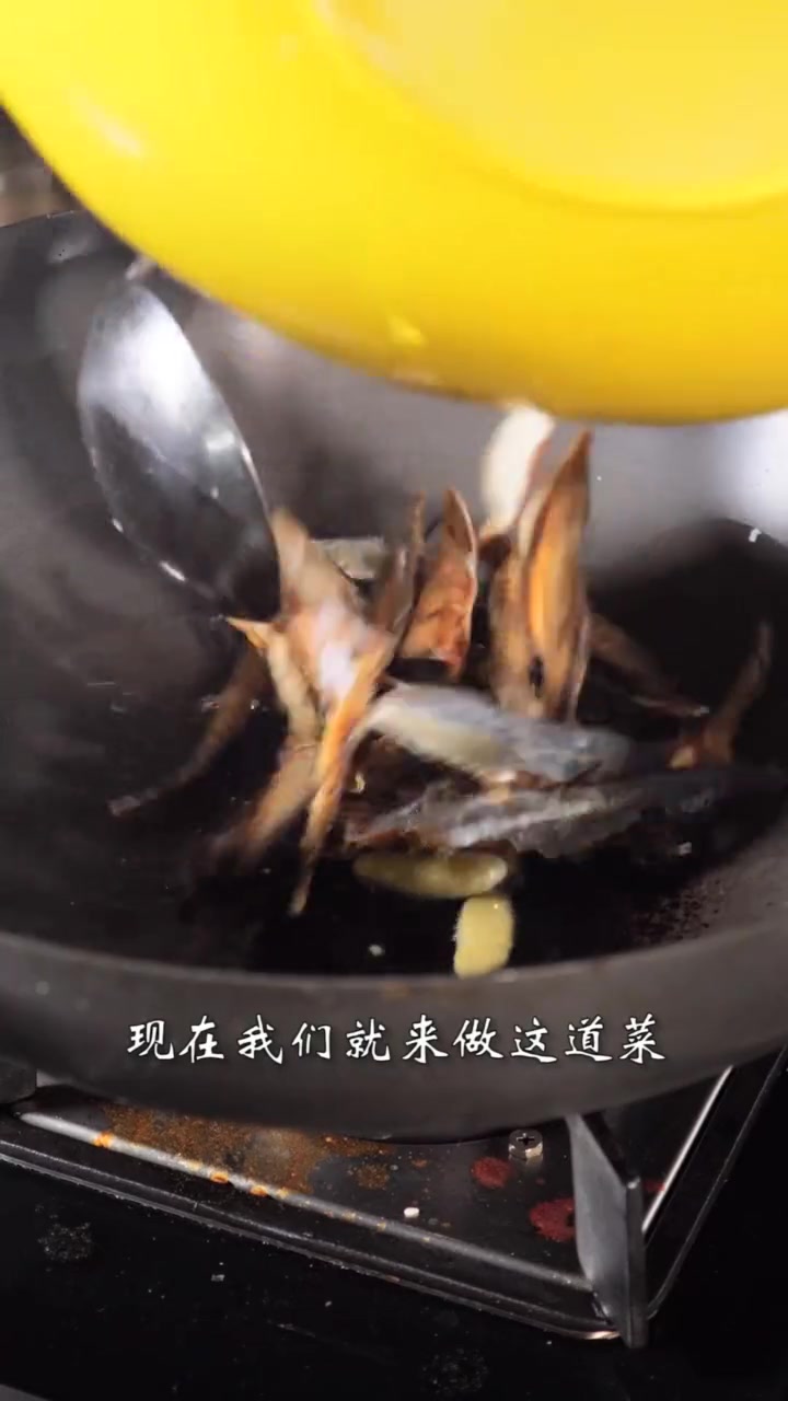 熟鱼干、虾油加福建老酒!这样地道的福州煮粉干有多诱人?