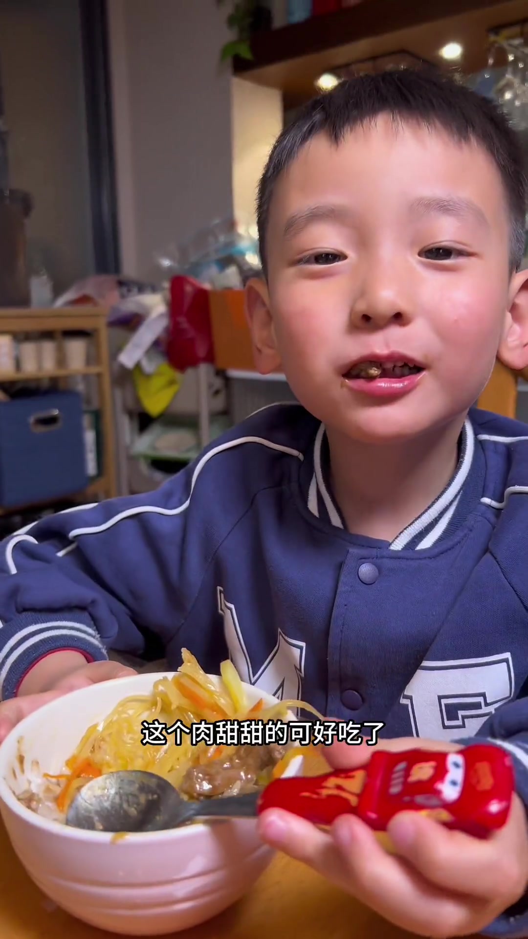 如果您爱吃甜口的菜，那一定别错过这道清真名菜“它似蜜”，这菜据说是慈禧太后老佛爷给赐的名字