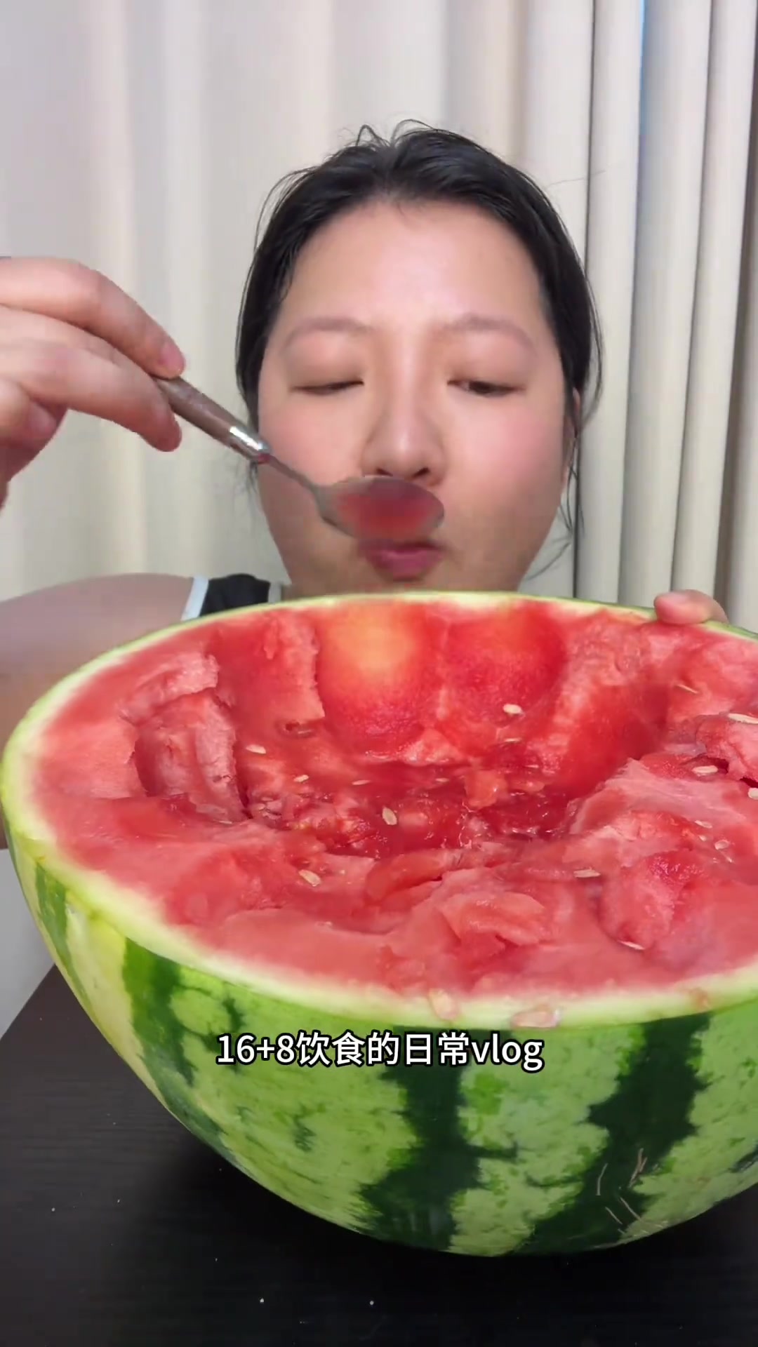 早上自己炖了酱香鸡腿排配大肉板面还自己炸了香酥耦合 点外卖点了超辣的咖喱牛肉面配糍粑油条还