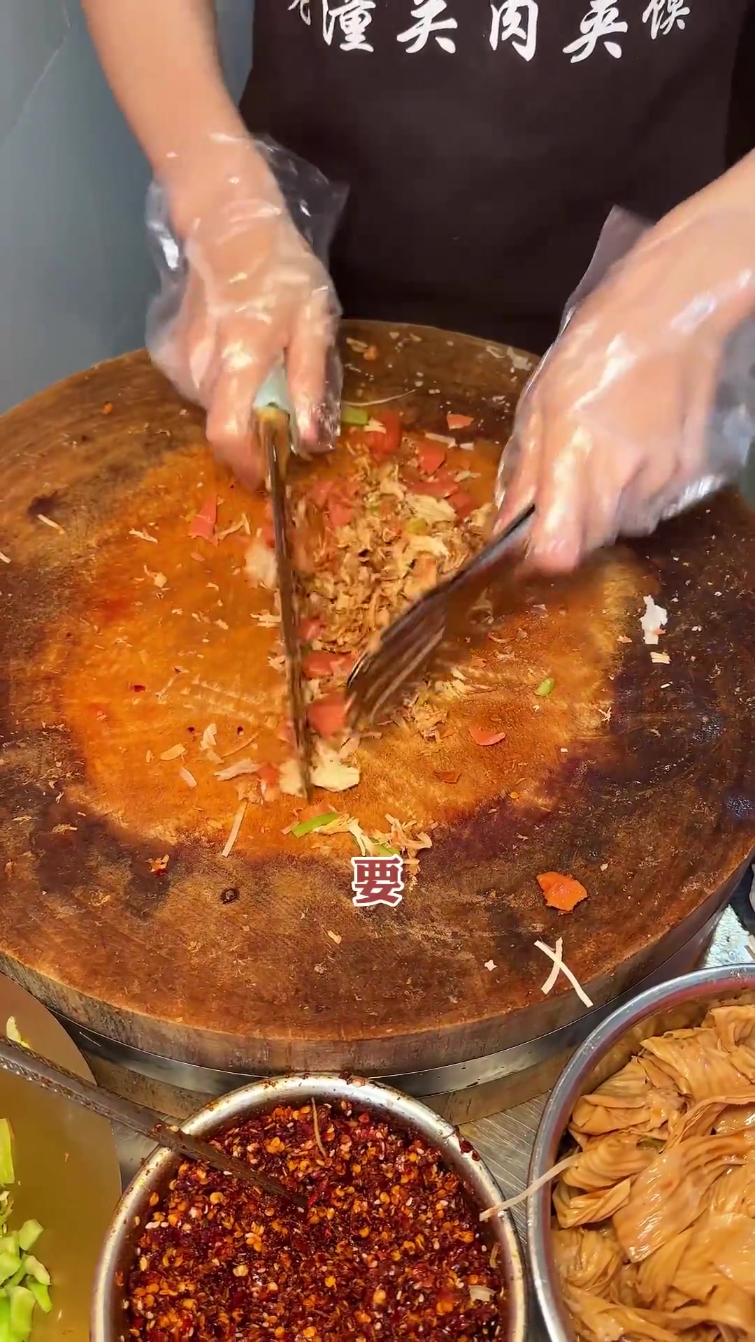 街头12一个的全家福肉夹馍也太香了吧！！