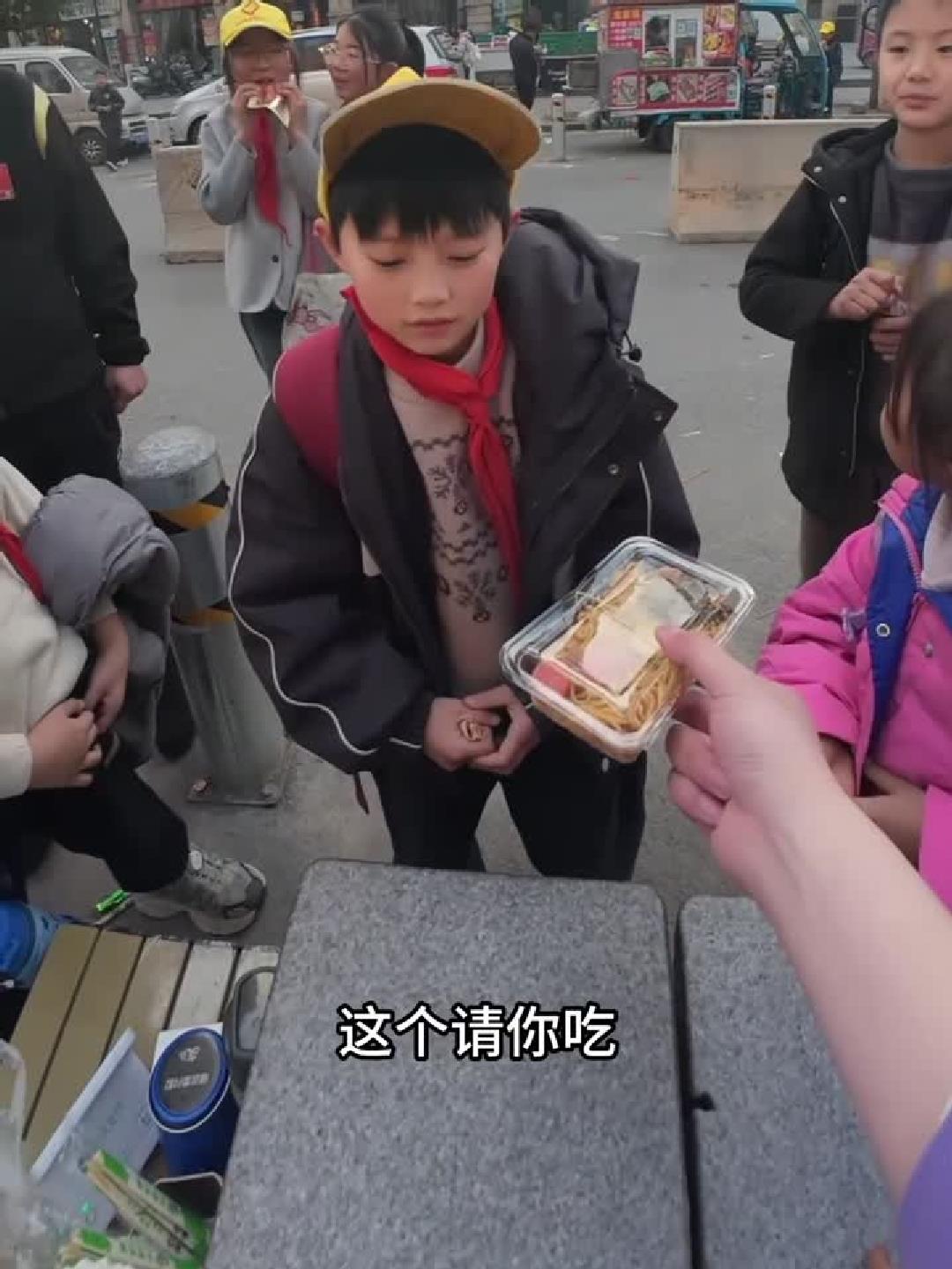 揭秘小丑真实身份，竟是他！