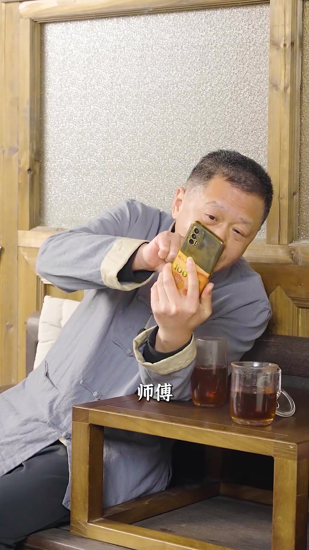 水煮扁肉的快乐谁懂啊~外酥里嫩裹满酸辣汤汁,口感丰富有层次,好吃到连汤都要喝光!