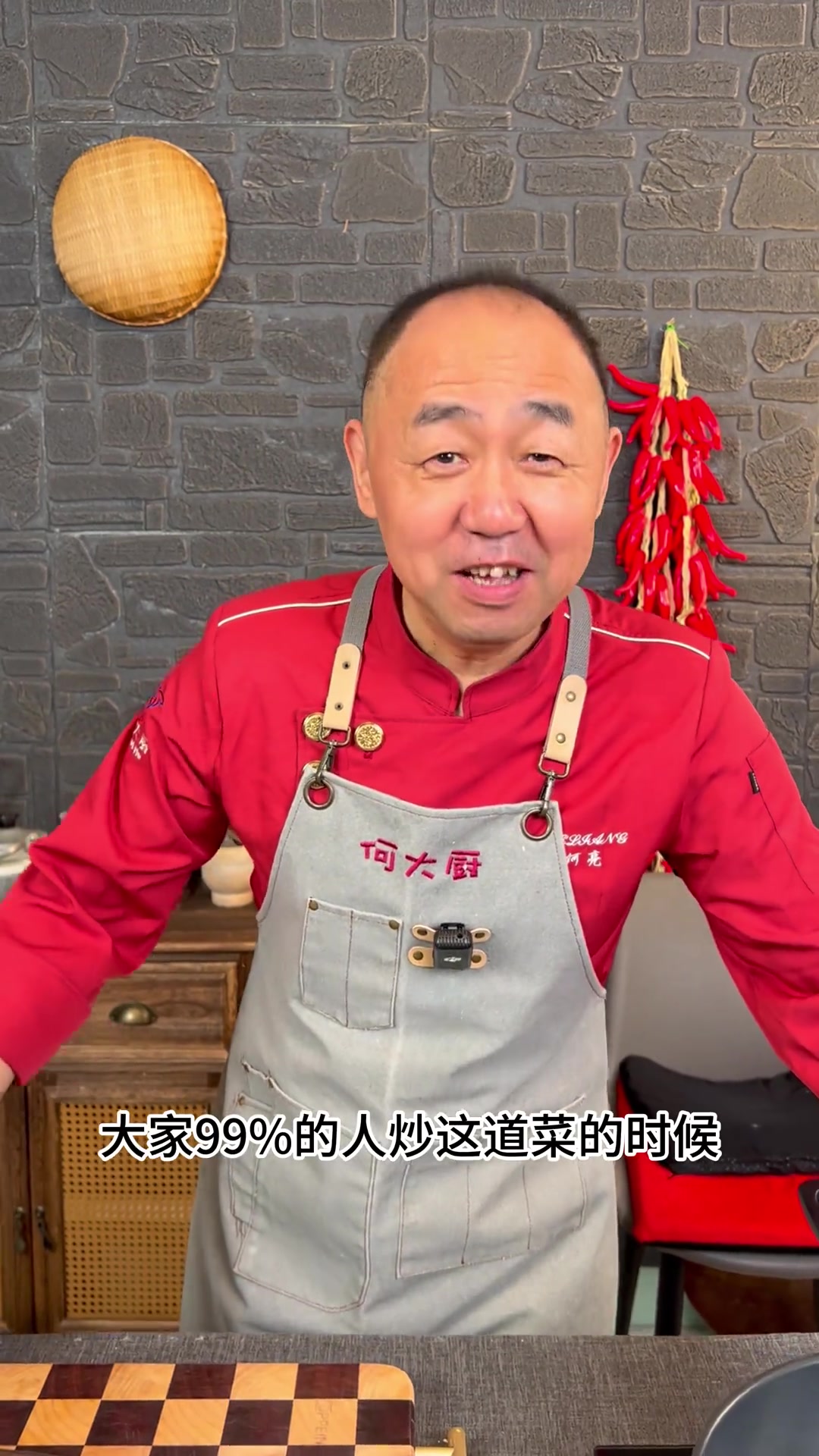 脆嫩入味又爽口的炝炒小油菜! 下饭又简单,几分钟就完成了~特别好吃。一定要试试!