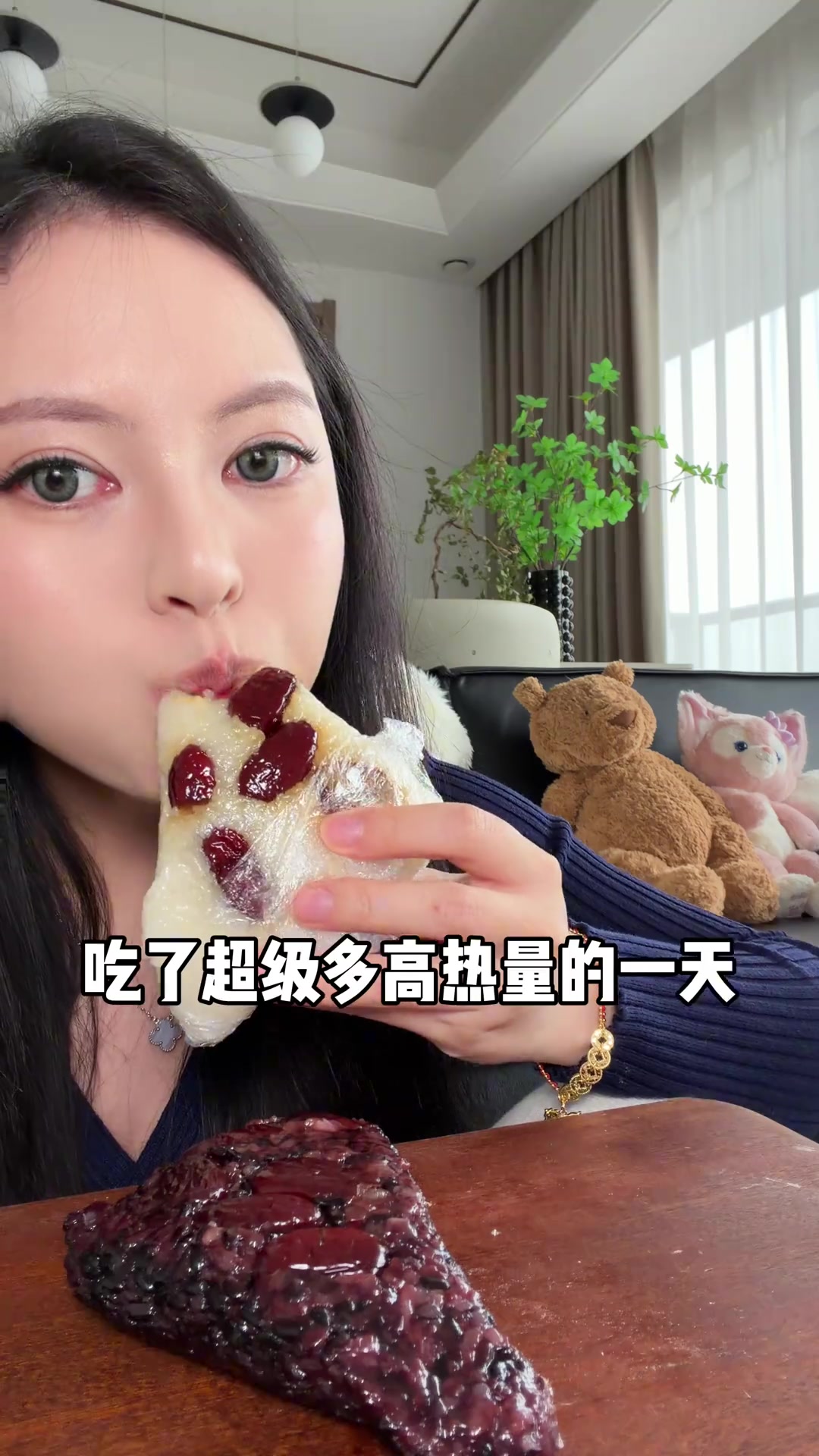 微胖女生干饭日常|芝士热狗棒 肉松吐司 青饺 手工包子…