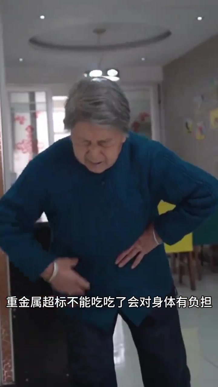 许多人都说罗氏虾的虾头很脏，重金属超标，不能吃，吃了会对身体有负担，这个说法到底对不对，今