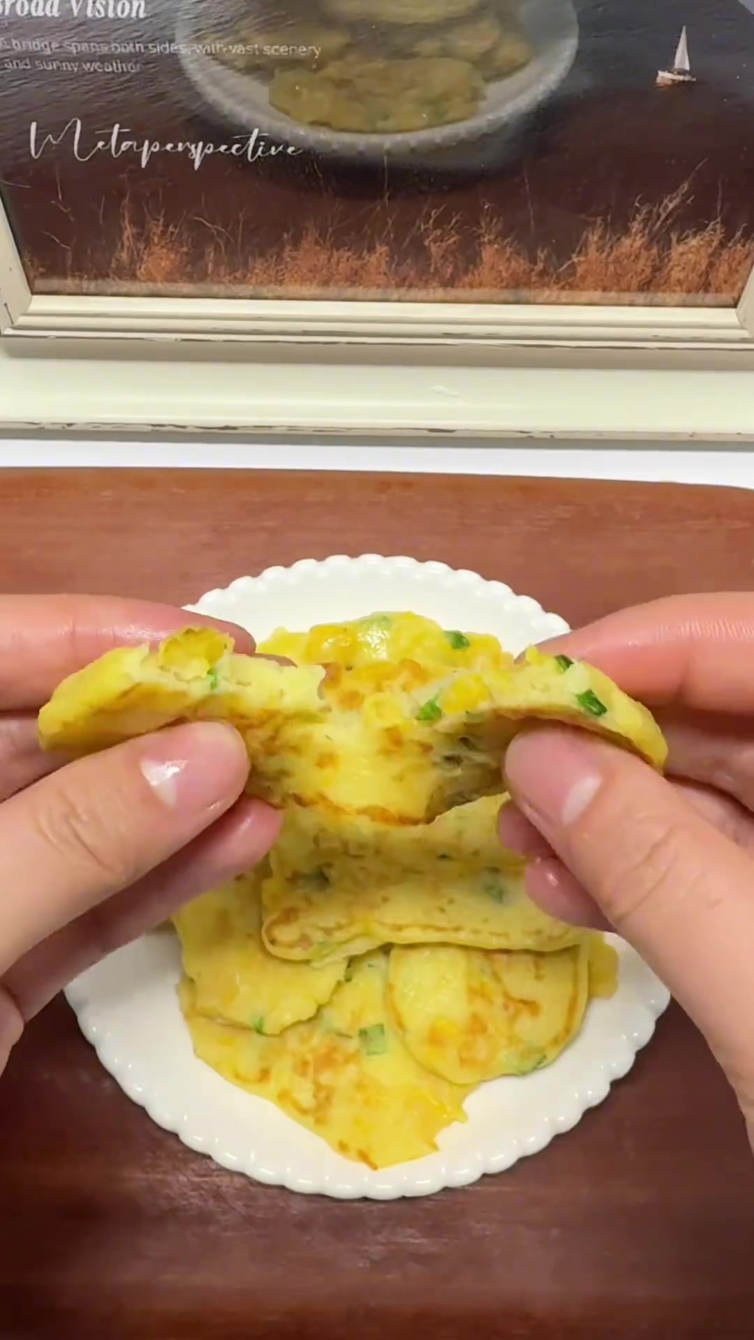 一岁4个月一天三顿饭两顿奶都是怎么吃的 早餐山药玉米小软饼午餐羊肚菌酿肉时蔬焖饭清蒸莴笋丝
