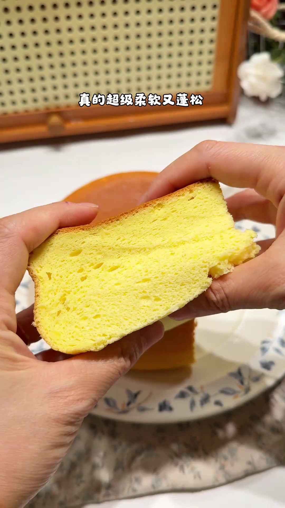用电饭锅就能做蛋糕  做法简单 新手也能一次成功 香甜松软 大人小孩都爱吃
