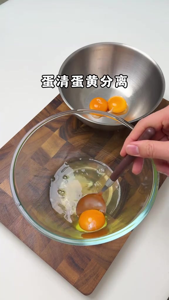 这个舒芙蕾蛋糕做法很简单即好看又好吃、细腻绵软宝宝超级喜欢吃