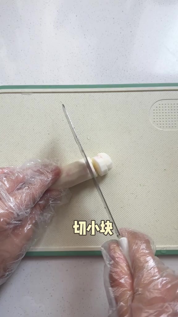 七月龄宝宝吃辅食第52天 今天吃虾泥山药泥米粉吃虾泥三天啦 没有出现过敏症状 排敏成功