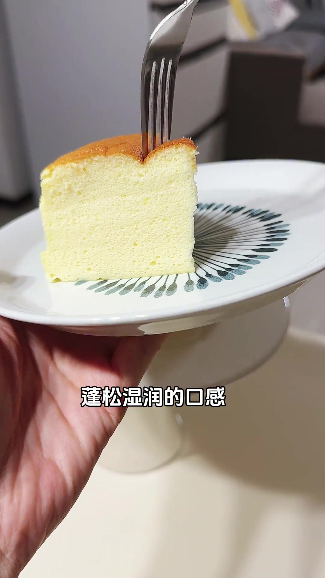 六寸酸奶蛋糕 浓稠酸奶替代了芝士奶酪口感也轻盈许多。