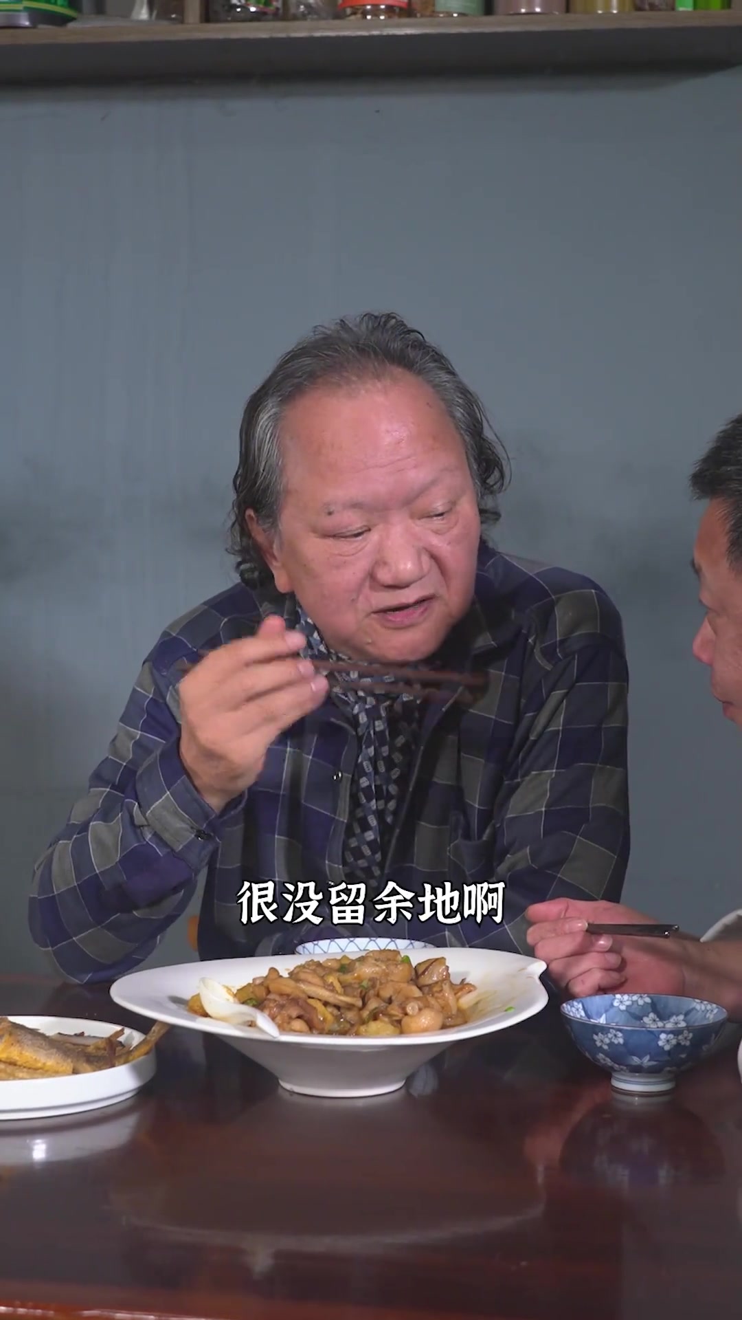 如果你吃腻了泡椒田鸡,就试试黄焖田鸡这个做法吧!田鸡爱好者真的太满足了~