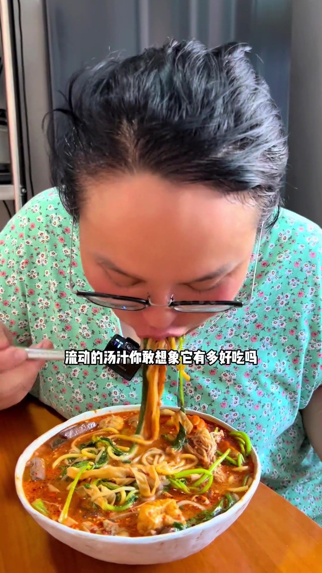 东北黏糊麻辣烫的，真正能做出媲美店里的味道。就靠这俩调料了！