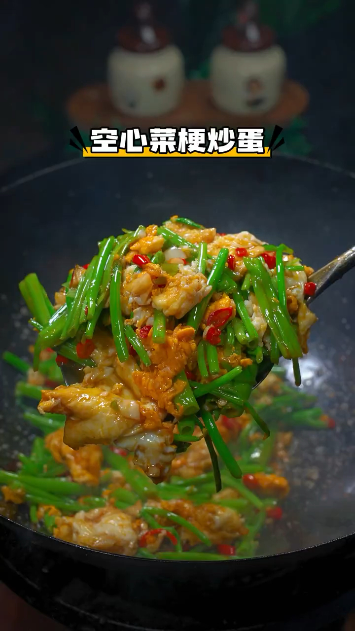 鸡蛋滑嫩，菜梗脆爽，超简单家常菜