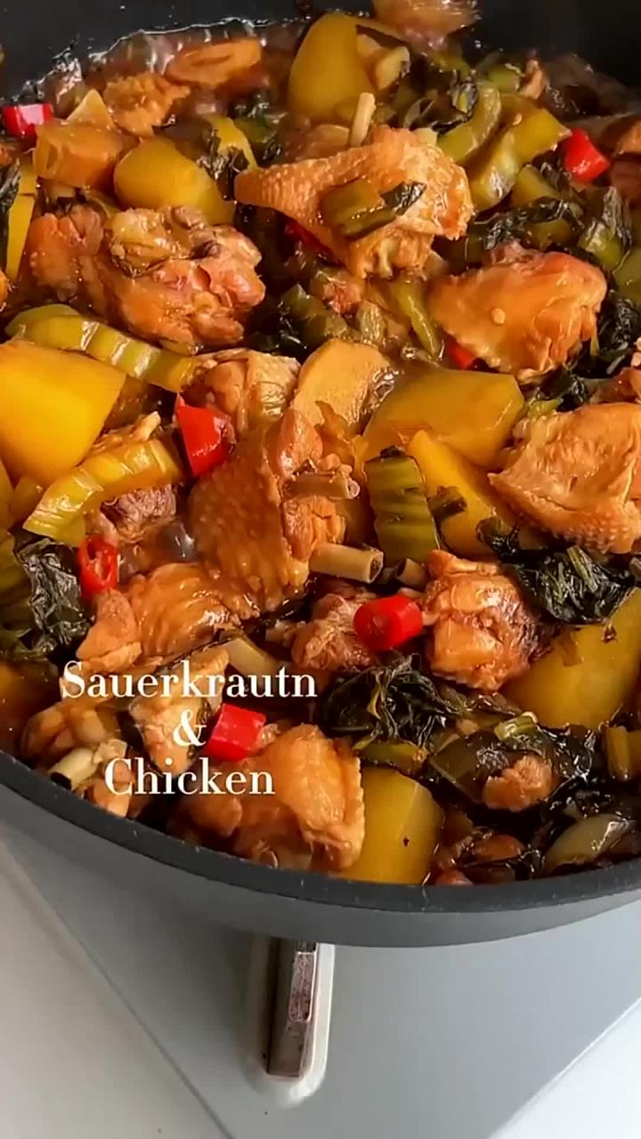 比酸菜鱼还好吃的酸菜鸡，太费米饭