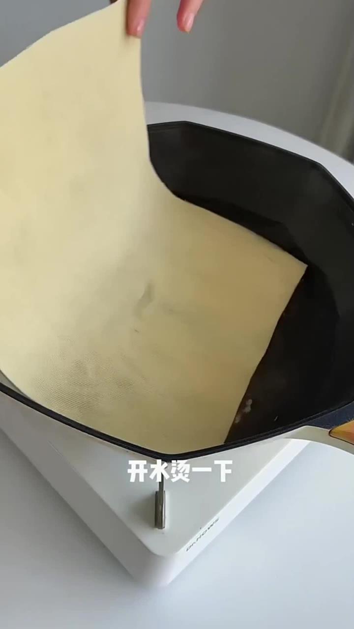 豆皮还能卷着吃,这样做的鸡肉卷,吃过吗?好吃不月半