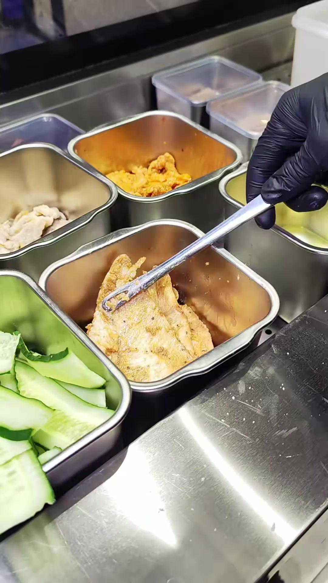 9.9就能吃到黑椒鸡扒帕尼尼，南京三店可用华采、南艺、虹桥