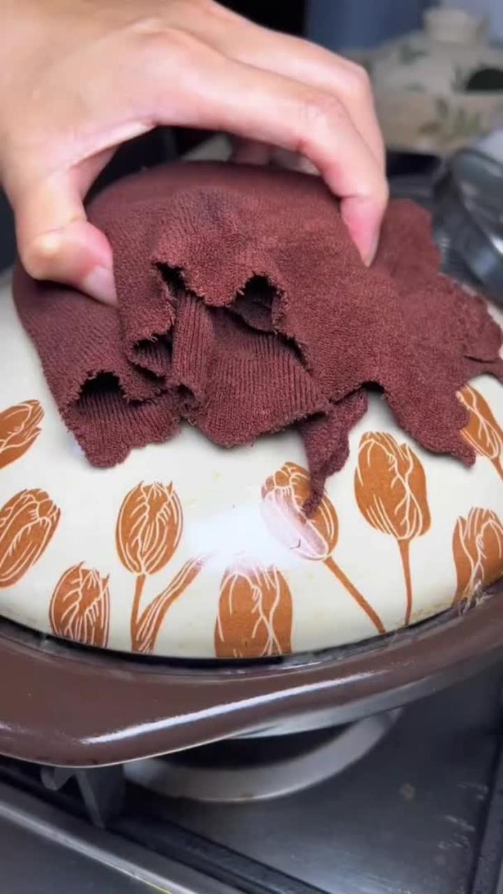 天麻鱼头汤，姐妹这个真心不错，家里的老人孩子都适合喝，一个