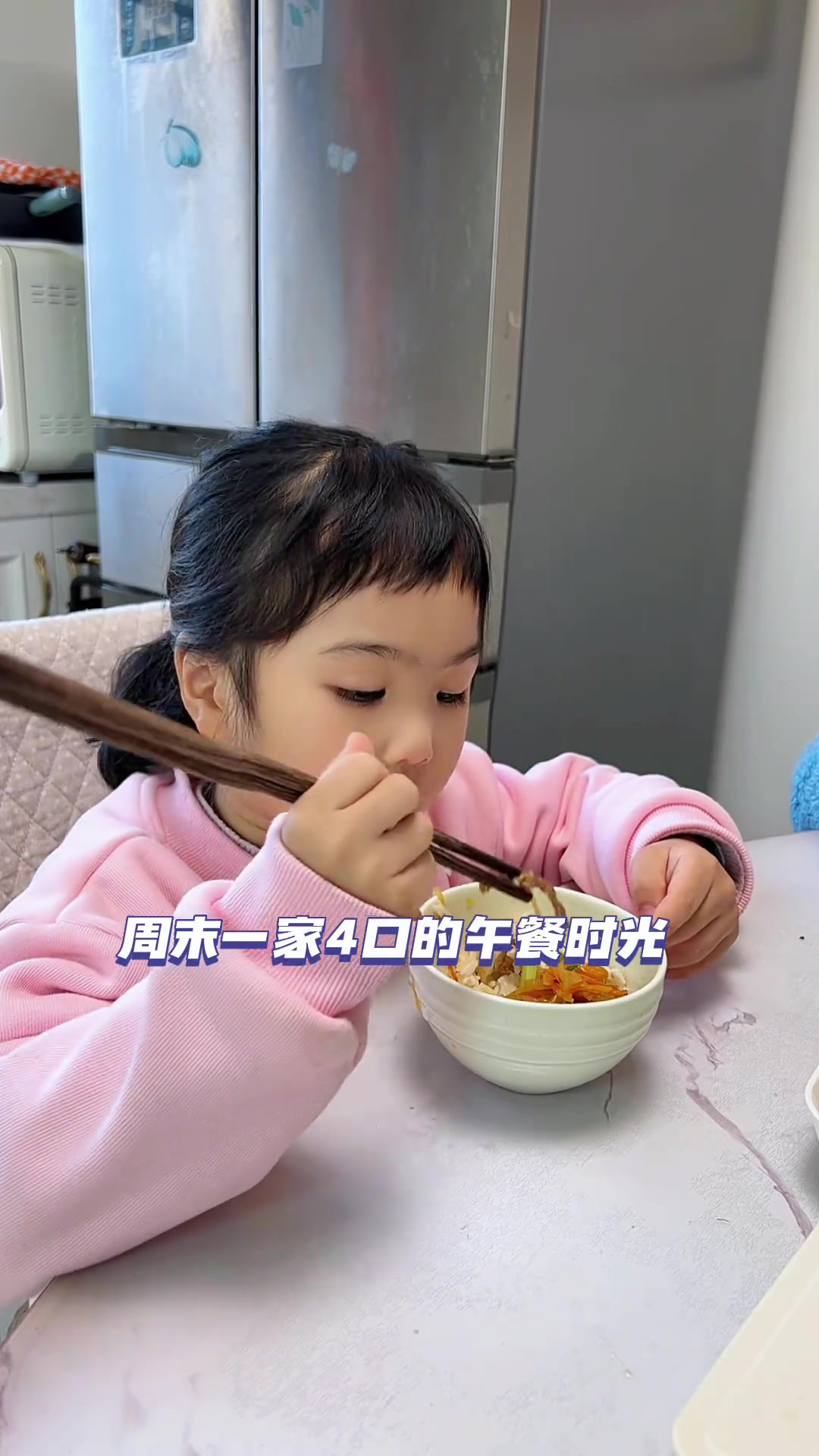 做了一锅热乎乎的鲑鱼炖豆腐,萝卜丝炒牛肉