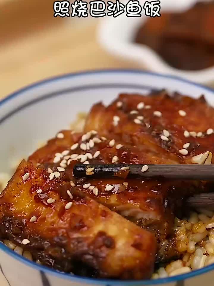 巴沙鱼的热量很低，是非常优质的蛋白质来源