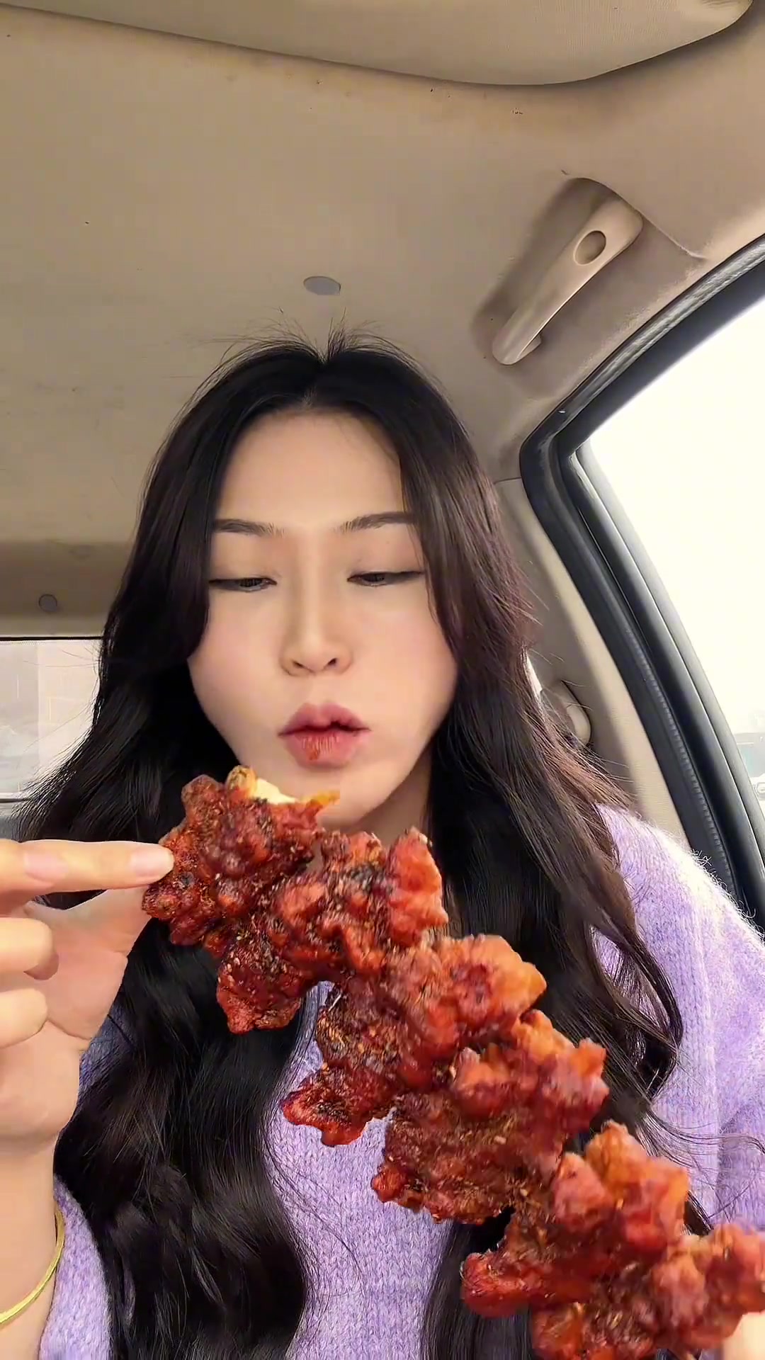 炸小酥肉咸蛋黄皮蛋大串 这个太好吃了 皮蛋和小酥肉的结合绝了