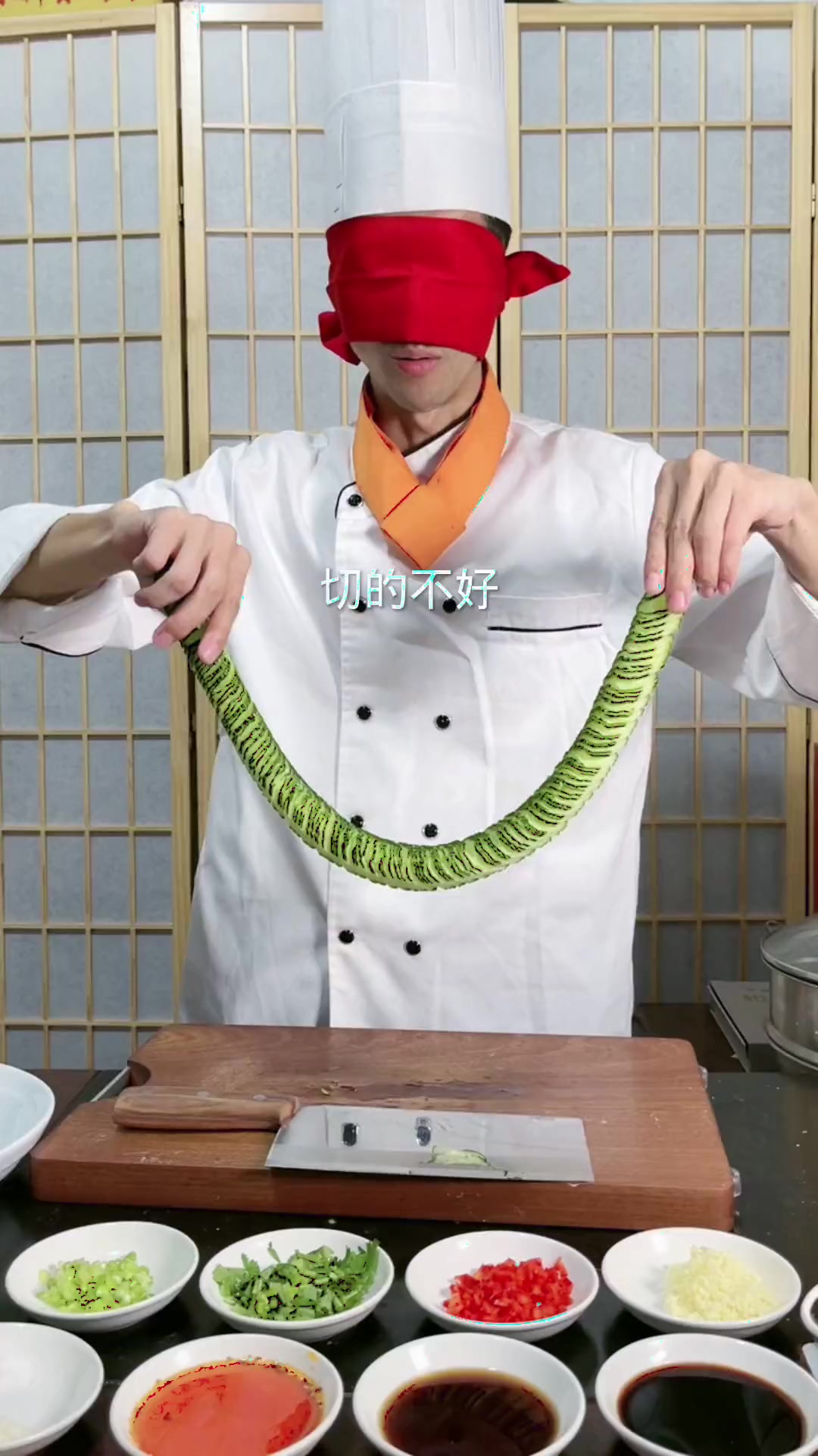 今天换一个风格教你做一道凉拌黄瓜