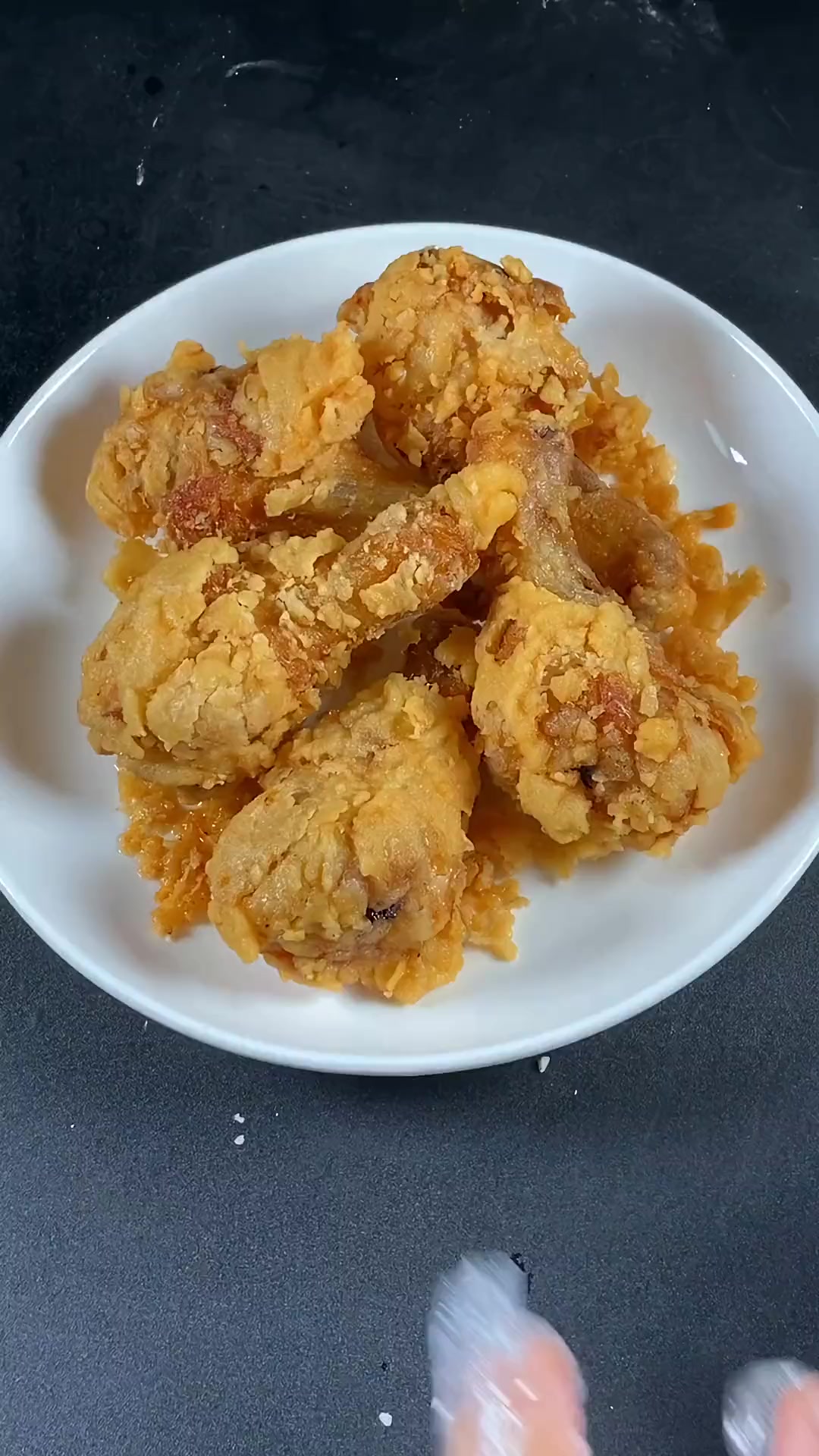 炸鸡腿做法来得够及时吧，你照着做要是吃记得来告诉我