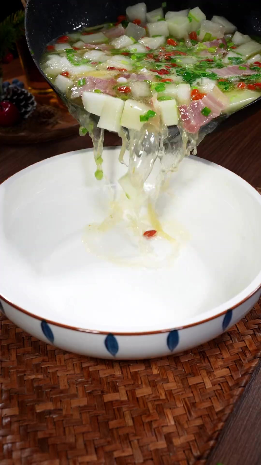 冬瓜火腿汤你这样做,汤鲜味道,别有一番风味