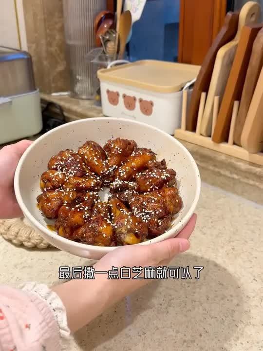 炖一锅蜜汁鸡翅根让小朋友吃个够我的厨房日记美食vlg儿童美食