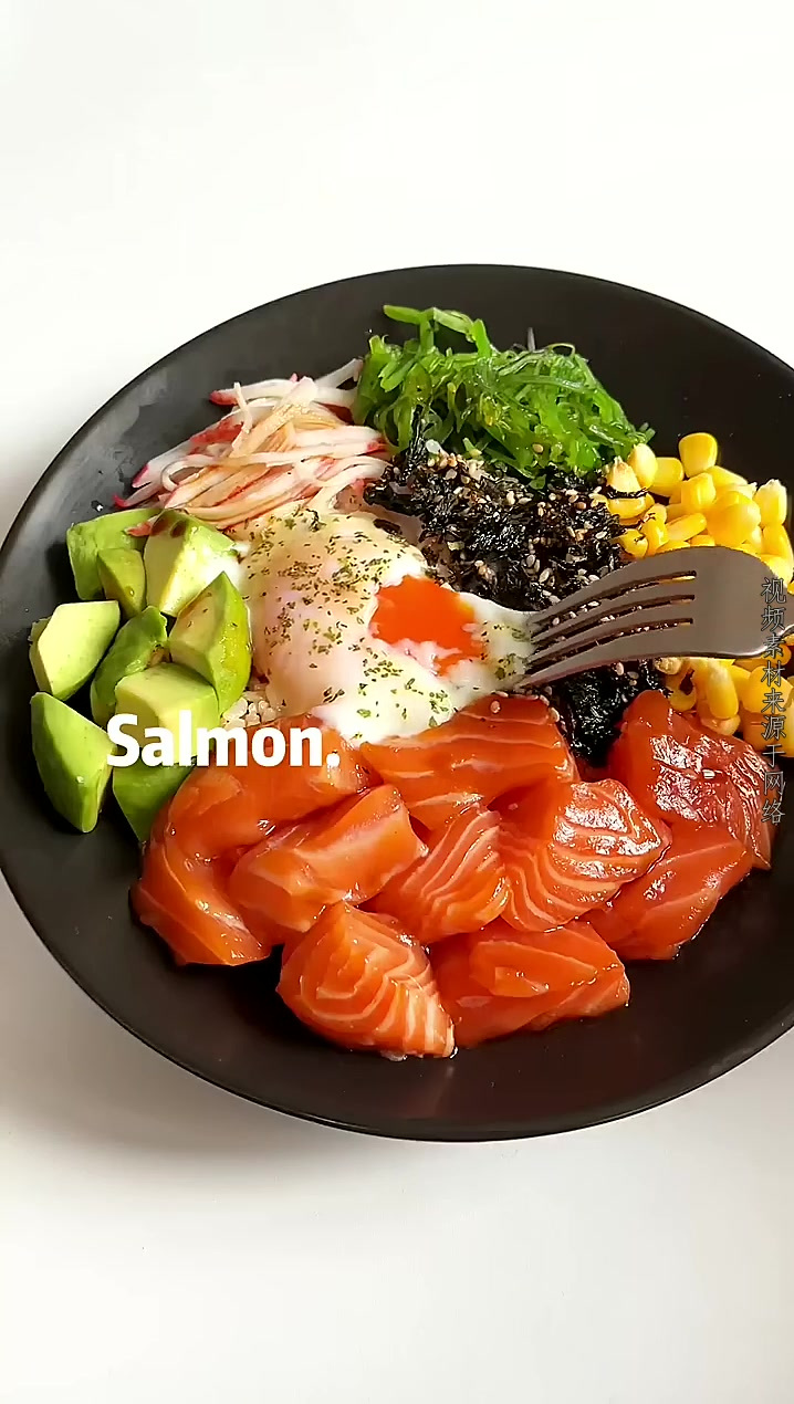 美食分享日料店三文鱼牛油果拌饭！惊艳到我了！