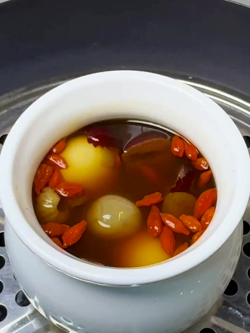 幸福有很多种,有人给你做桂圆红枣鸡蛋汤是其中一种