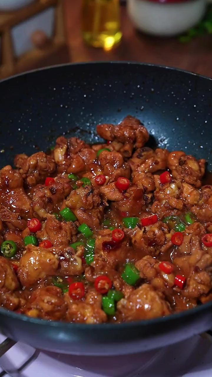 炸鸡腿吃腻了，不防试试这火锅鸡腿啊啊，香辣下饭