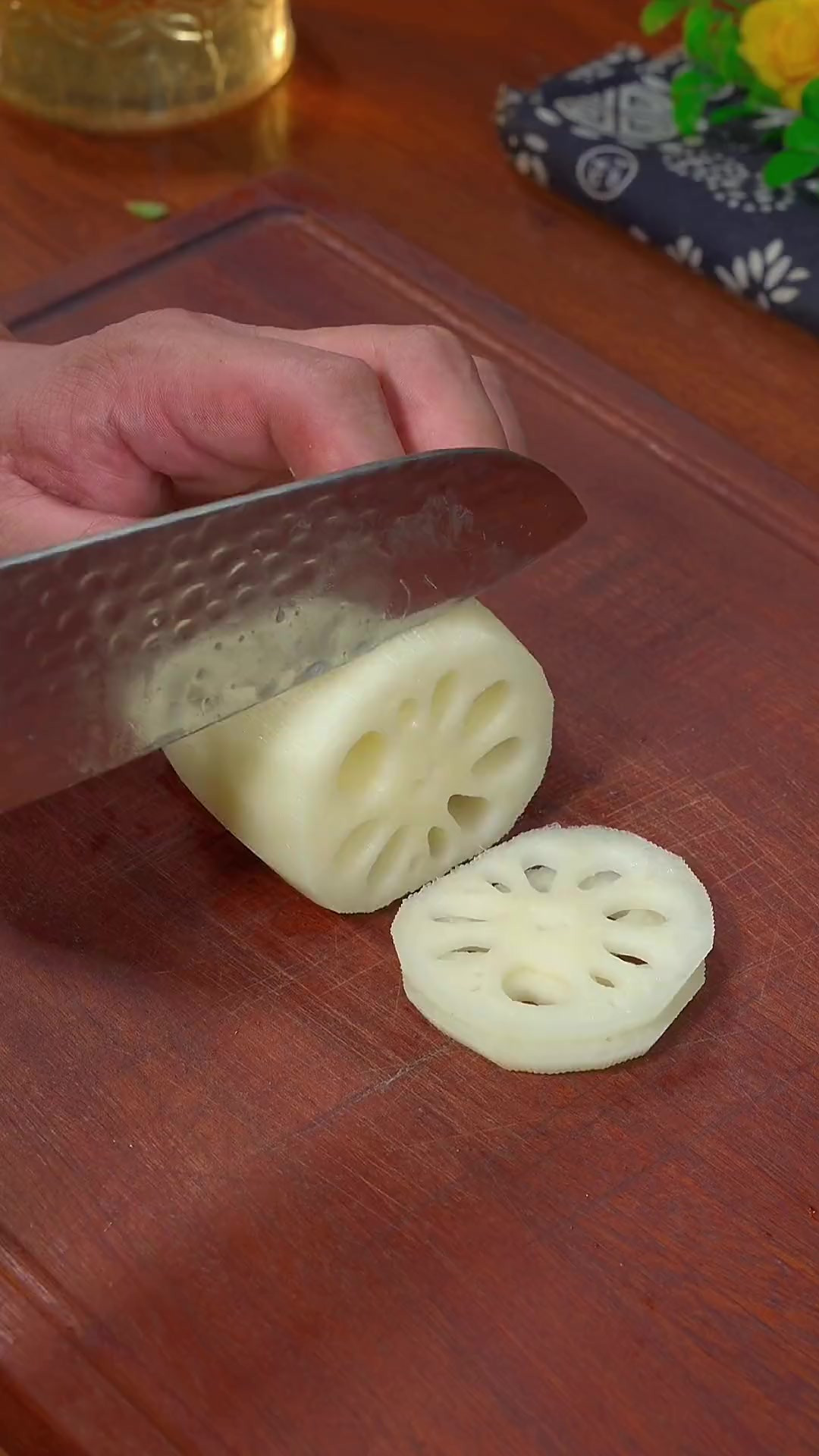 莲藕炒肉片清脆爽口，好吃又下饭喜欢你也做起来吧