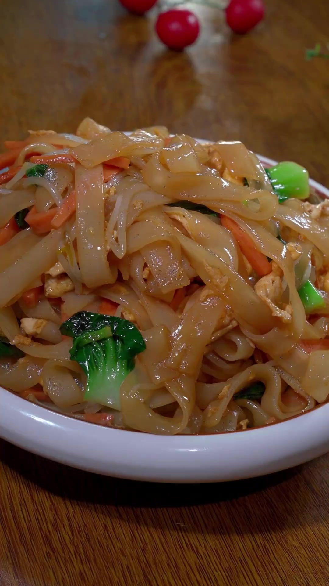 广东鸡蛋炒河粉家常做法，干香入味，劲道爽滑