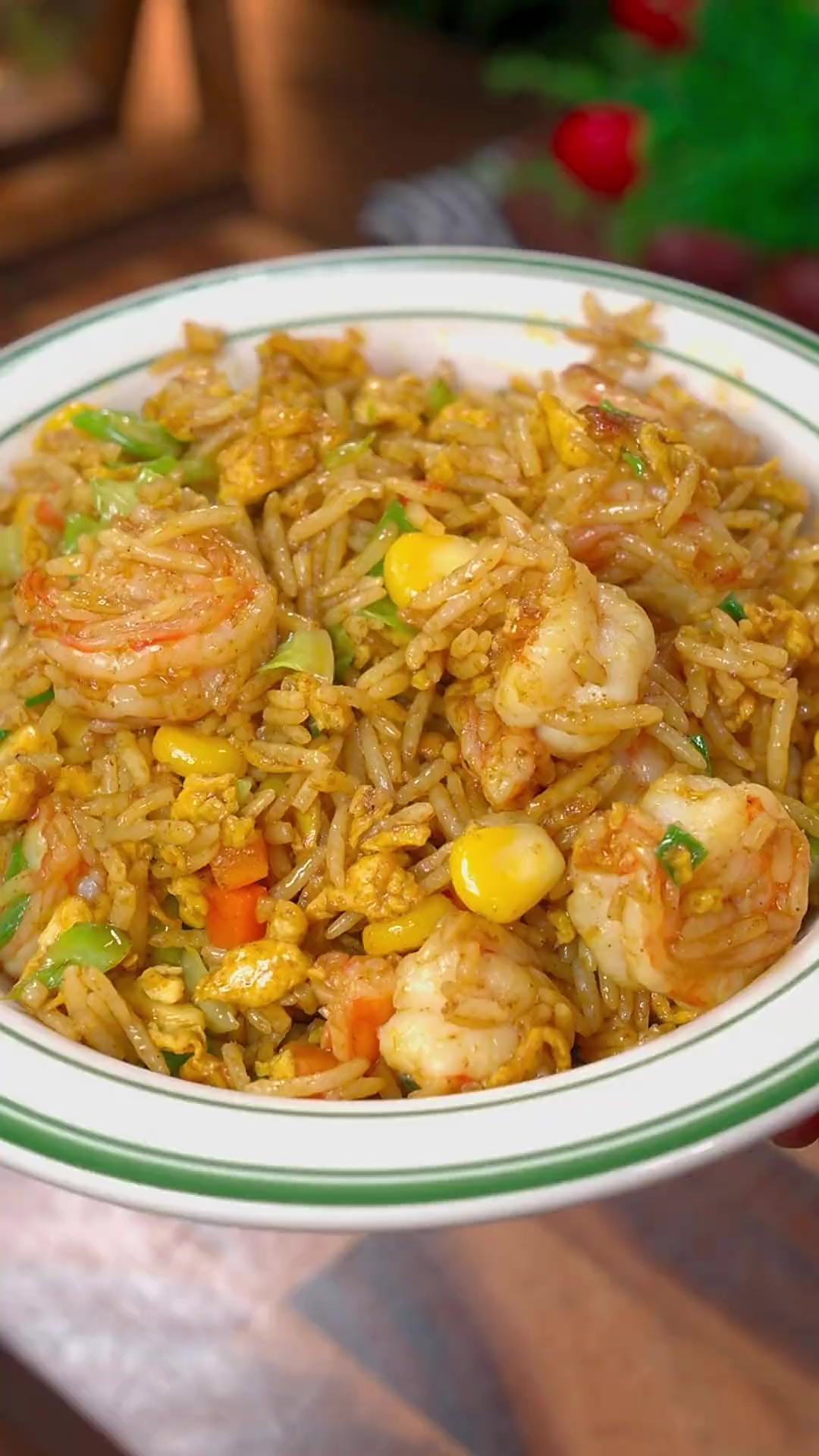 孩子同学来家里玩，我每次都做这个咖喱虾仁炒饭，孩子都能吃到光
