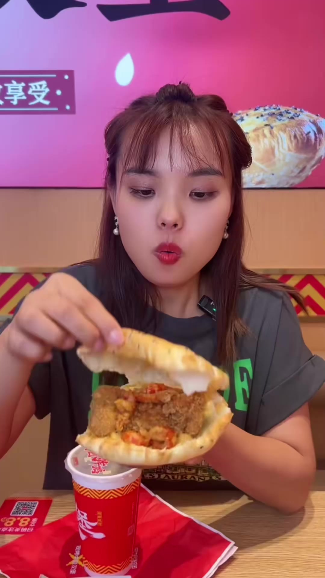 来吃好吃的汉堡啦