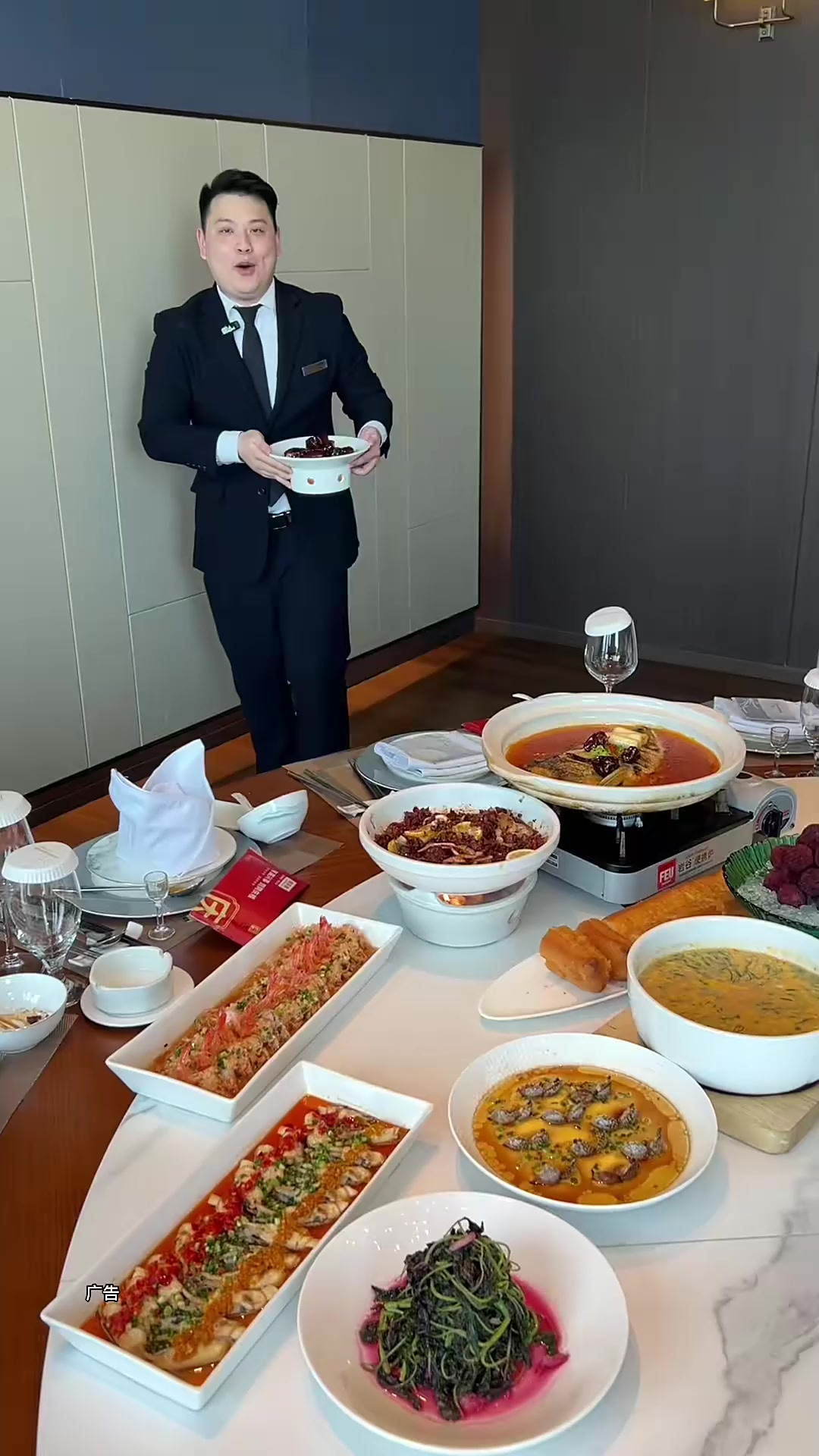最近走喜事的就选同庆楼，价格划算，请客吃饭都有面