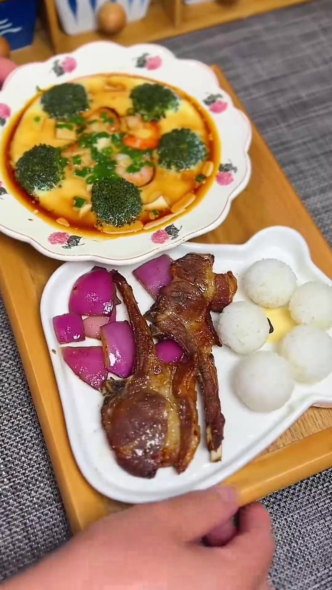 宝宝长身体的黄金期可以多做这个高钙豆腐虾仁蛋羹