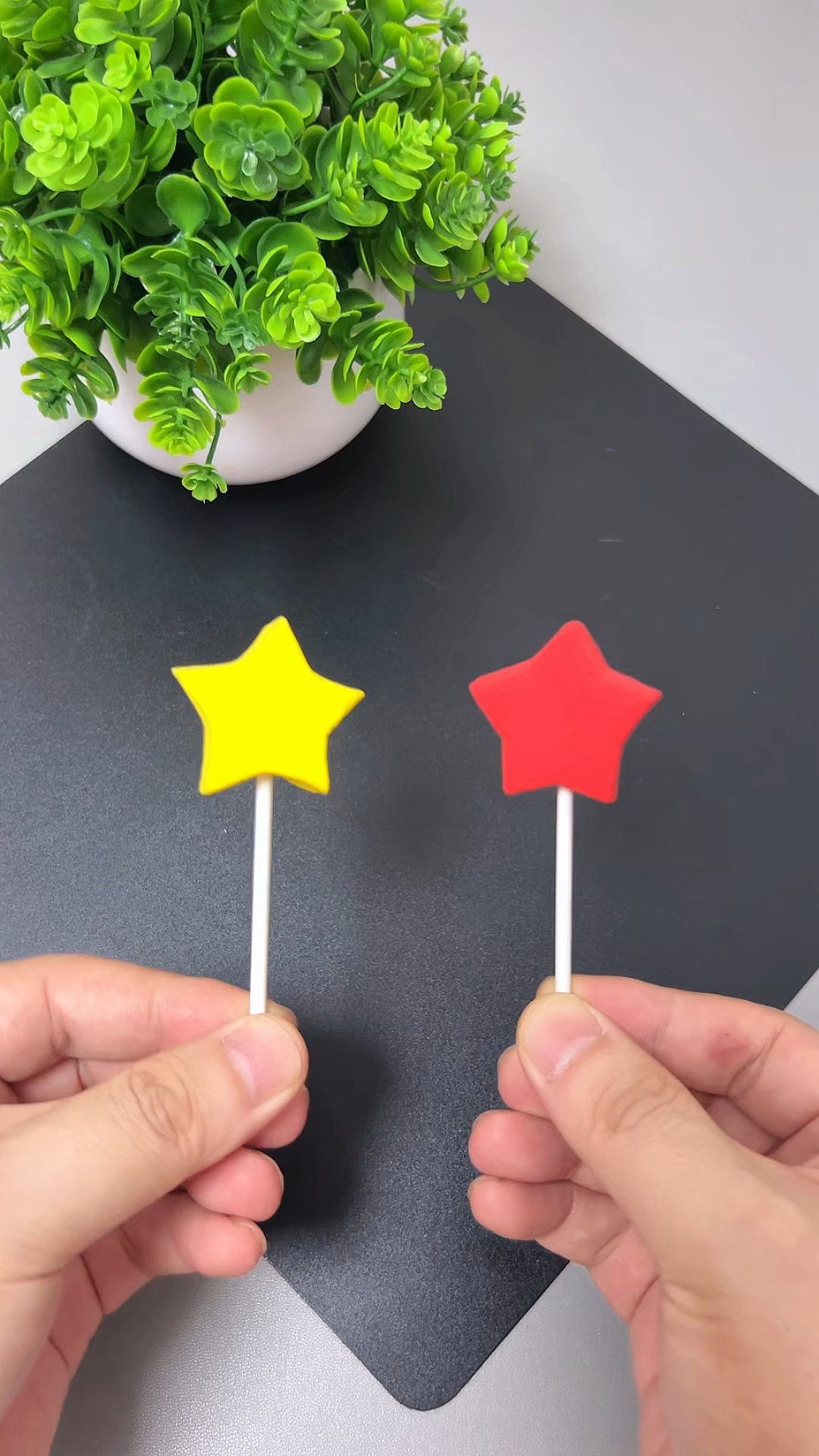 用粘土做五角星棒棒糖,一起来试试吧!#亲子手工 #粘土手工