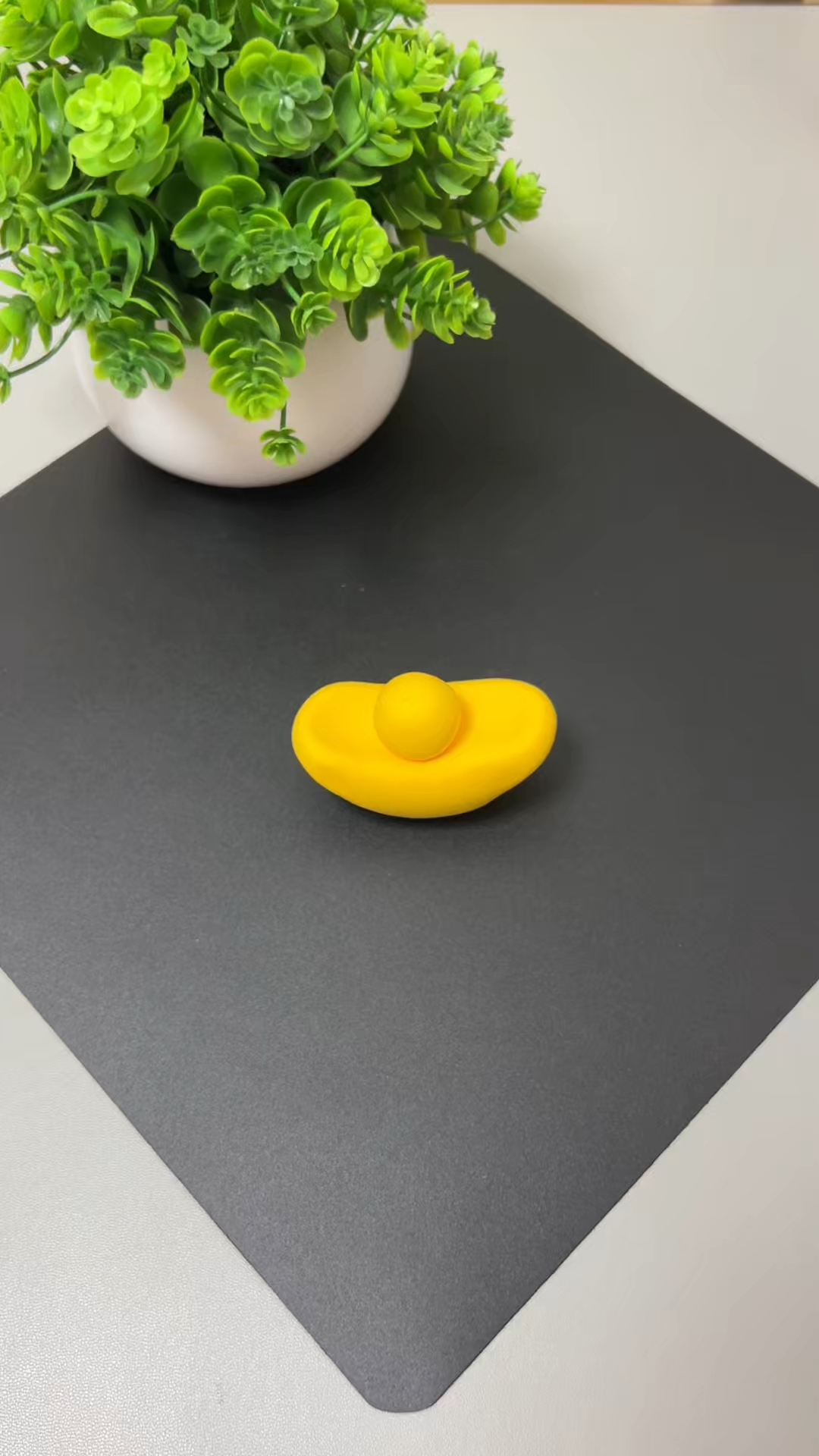 用粘土简单几步做好看的元宝,快来一起试试吧!#亲子手工