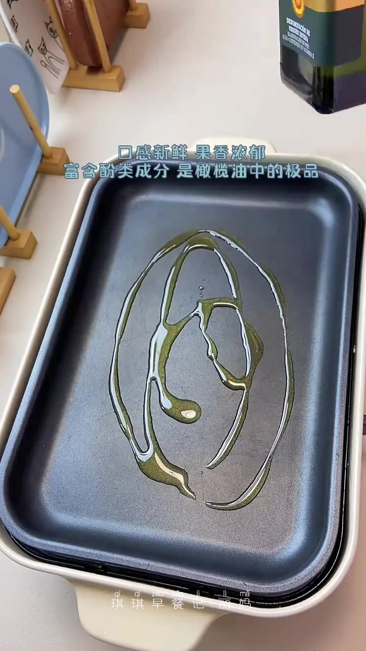 今天做了可爱的面包超人厚蛋烧饭团～满满的仪士感～