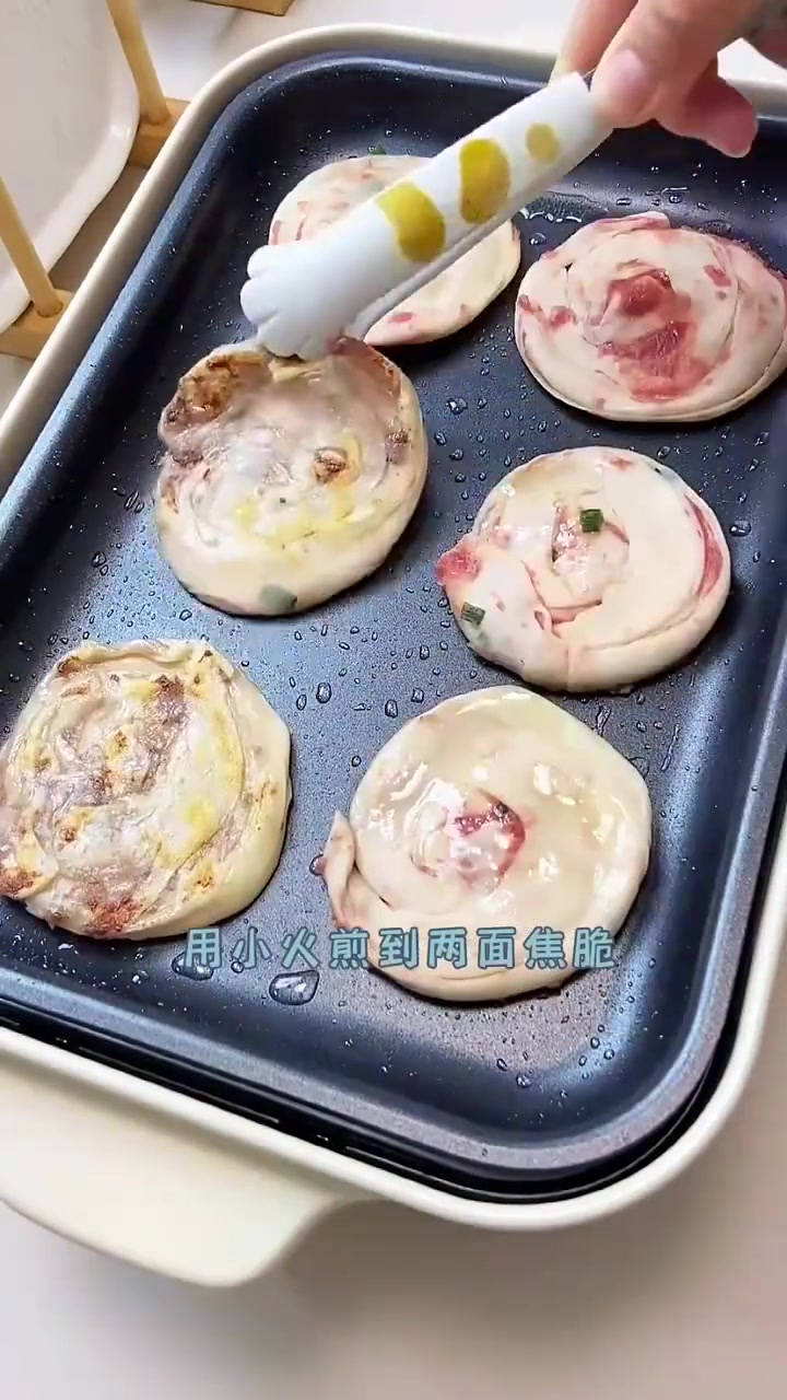 小学生早餐100天不重样今天用饺子皮做了牛肉千层饼