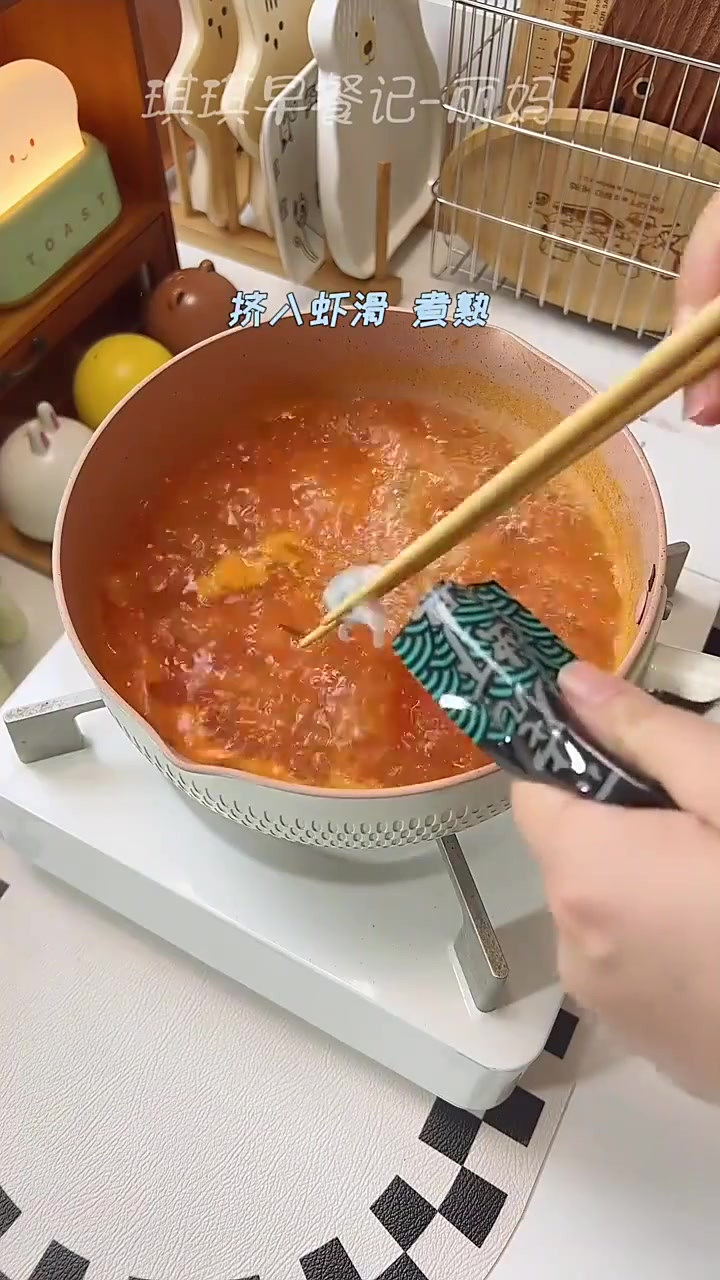 小学生的午餐周末在家给两兄妹安排了