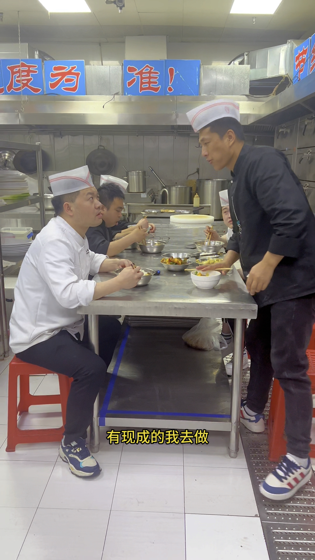 家常菜脆皮炸鲜奶看看大厨如何制作