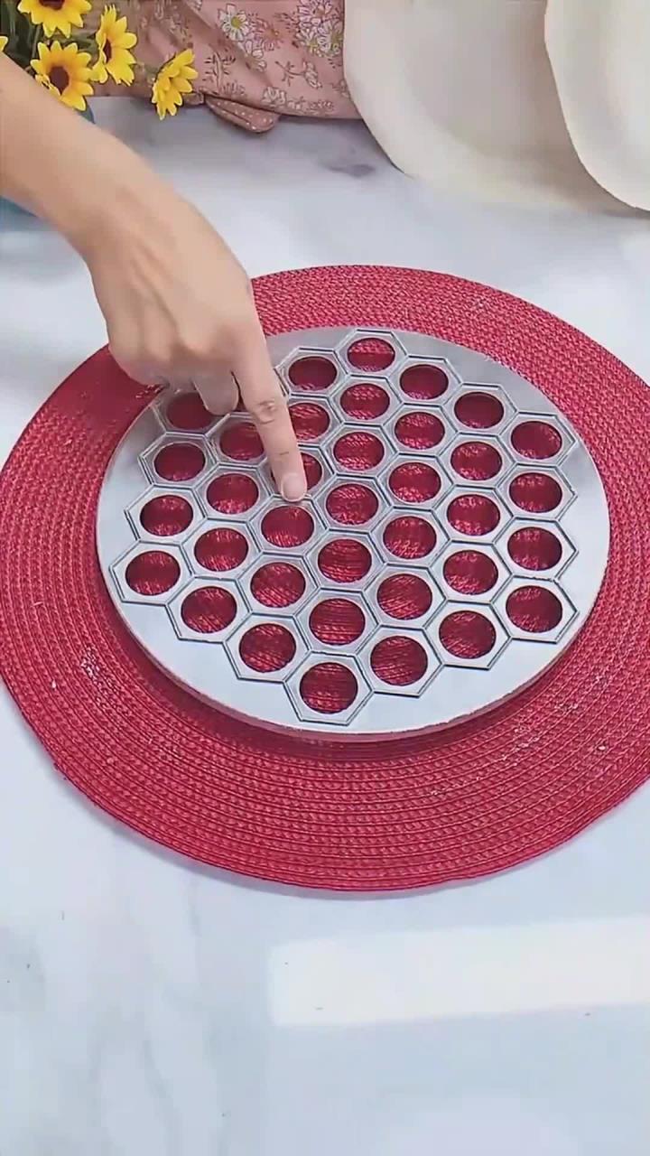 饺子模具,包饺子的好选择,两大盘美味让你吃个够!