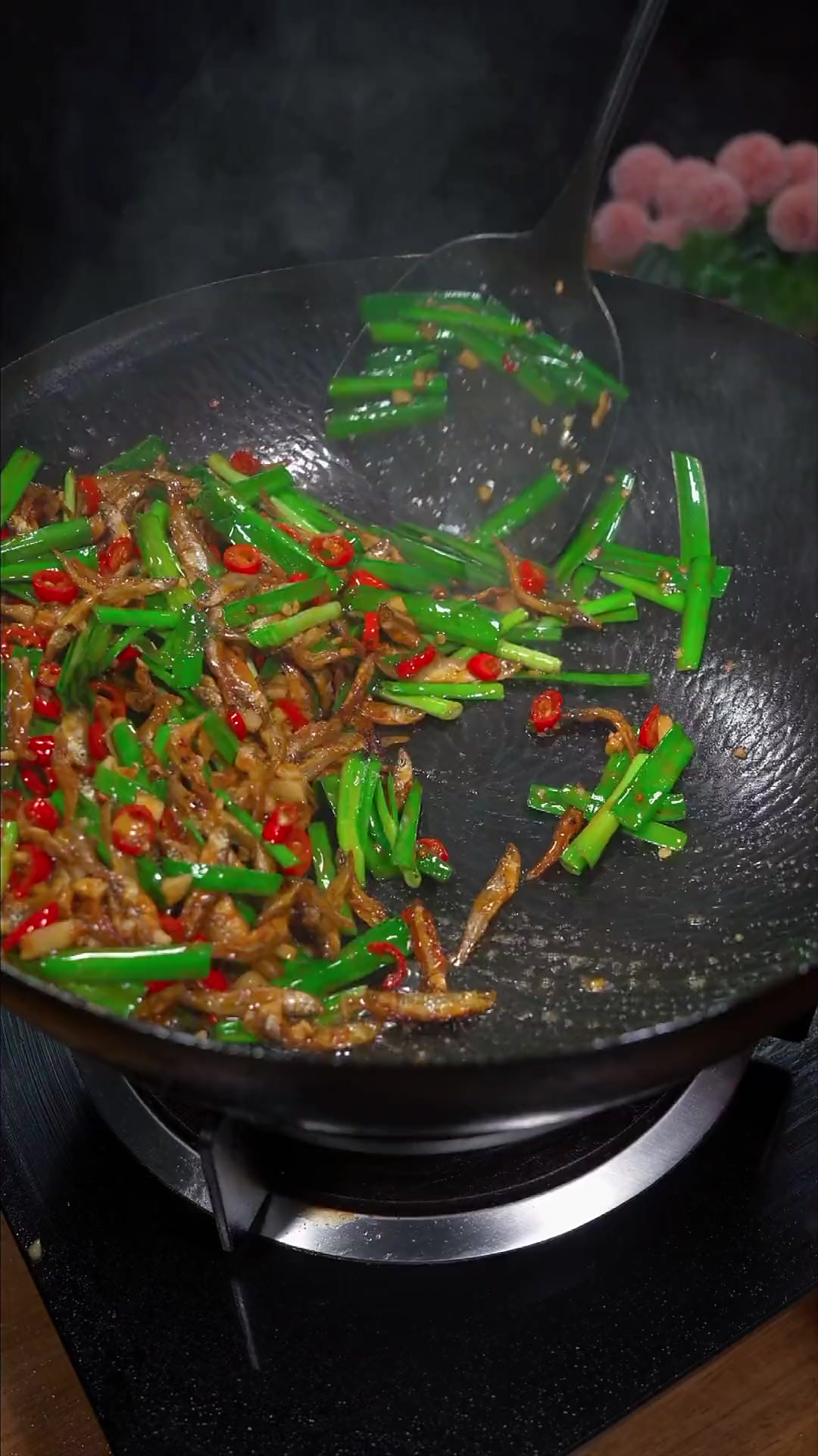 这样做出来的鱼干又香又辣超级下饭