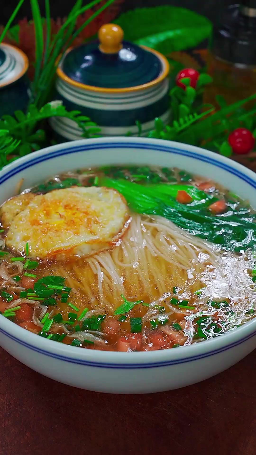 孩子上学的早餐很重要，您就像我这样做个虾皮清汤面，好吃又营养