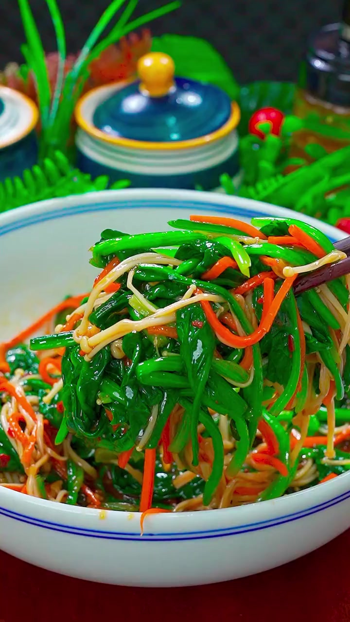 天气越来越热，水煮菜吃腻了你可以试试这道凉拌菜，酸辣爽口 天