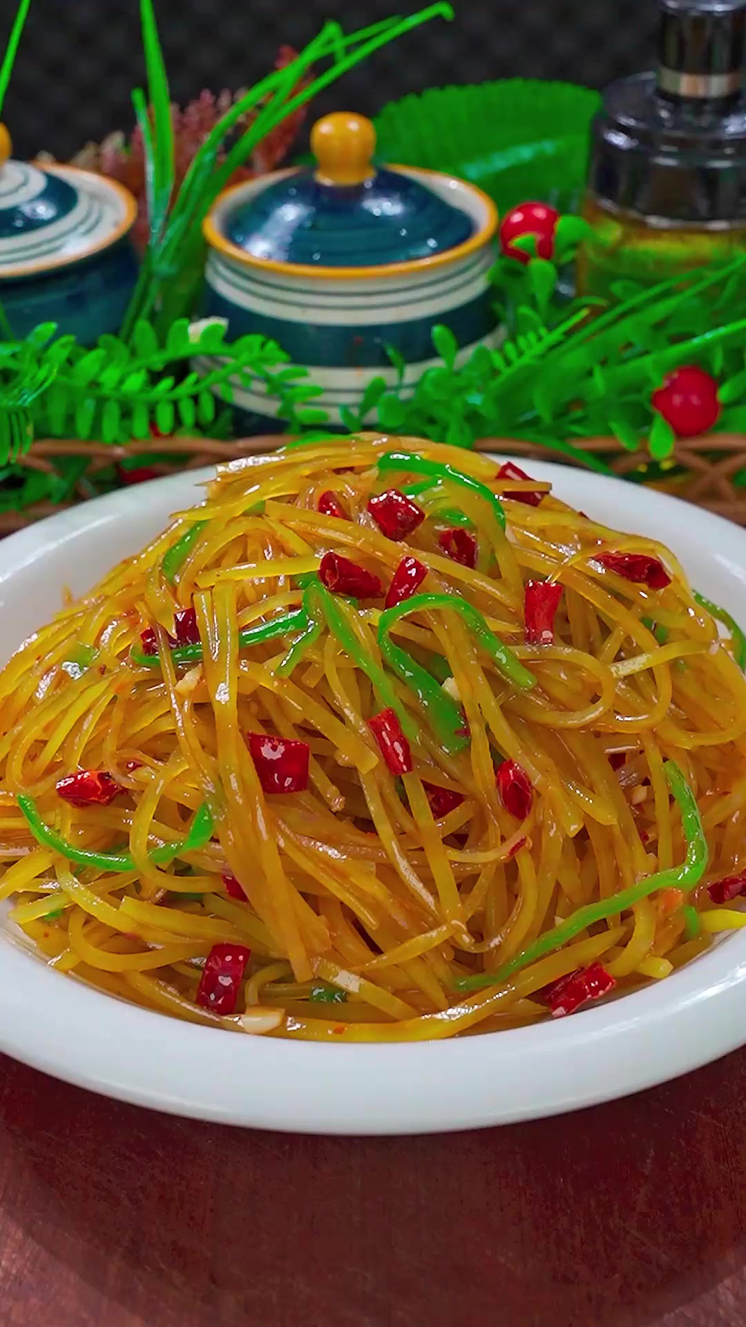 家里有土豆的，一定要学会这道凉拌土豆丝，清脆爽口太下饭了