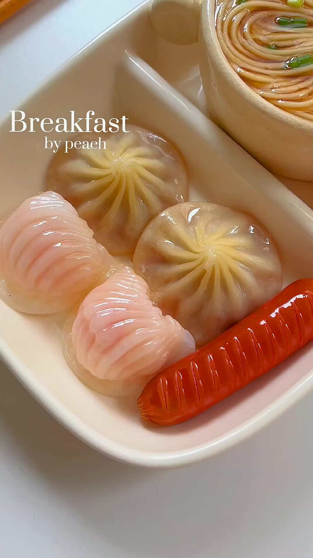 美食分享中式早餐_灌汤包虾饺+鸡蛋清汤面